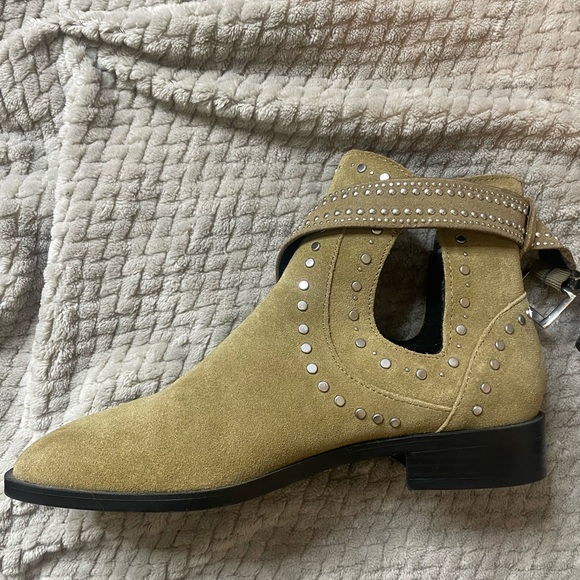 ZARA Suede buckle stud booties - Picture 8 of 9